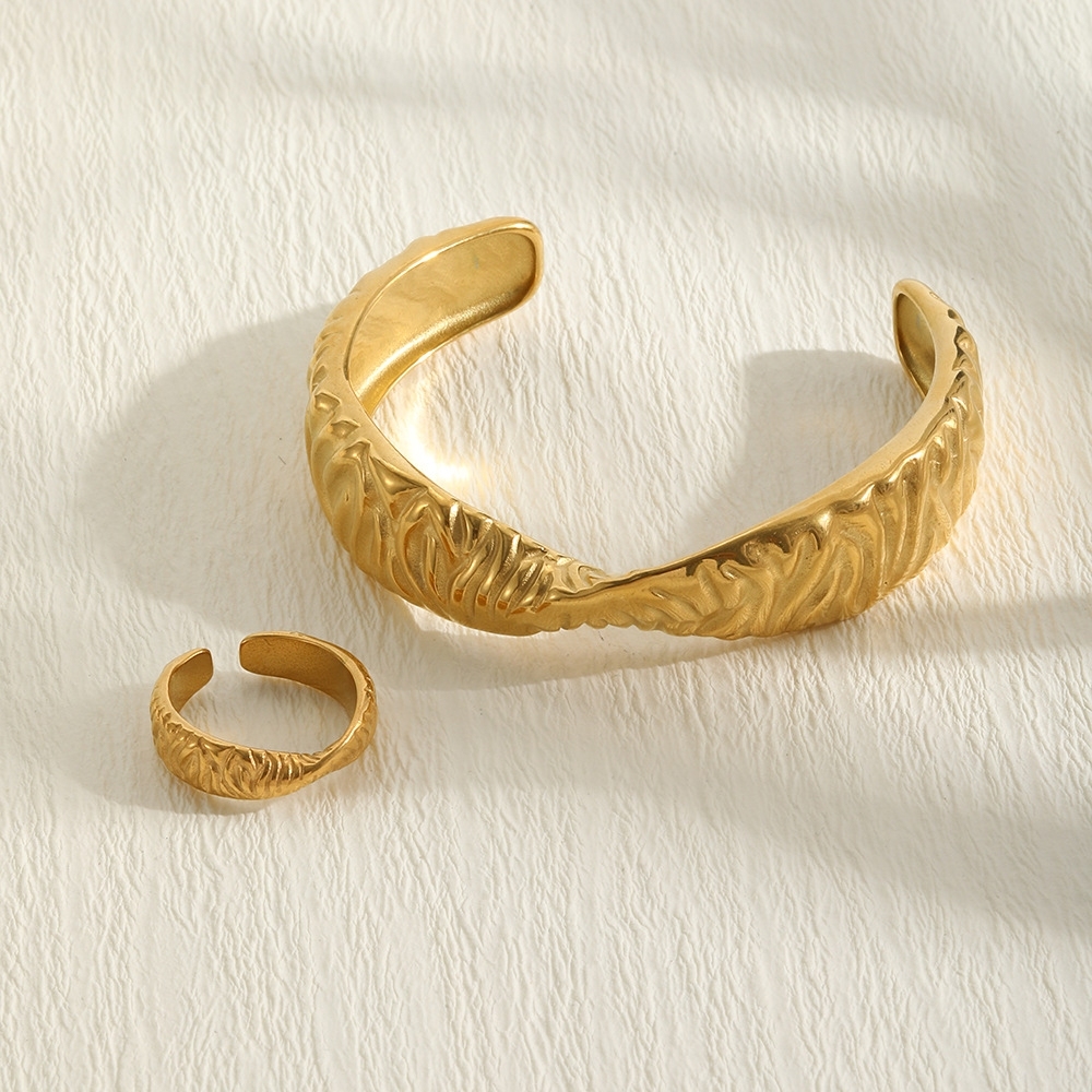 New Arrival Fashion Jewelry Wholesale Stainless Steel Tarnish Free Retro Hammered Geometric Open Ring