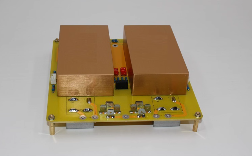 MUSMYS A-200 pure A-class 300W 8 Ω 20 pairs of gold sealed high-power tubes/each channel HIFI amplifier can drive impedance as low as 1 Ω, and the input adopts an exclusive self-developed full flat street low-noise module