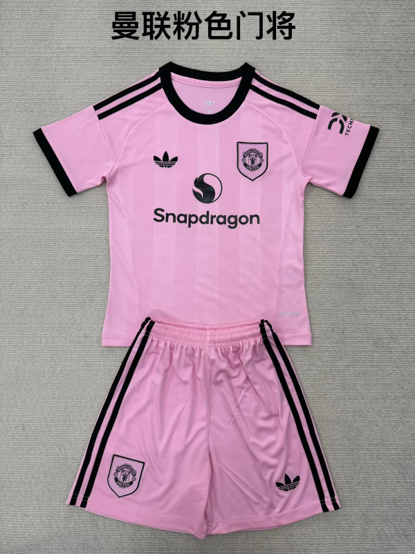 25-26 Manchester United Pink Goalkeeper Soccer Kids Kit Jersey+Shorts Size 16-28