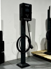 Guide ultime et avantages des bornes de recharge CA sur poteau pour usage domestique (11 kW et 21 kW) avec pistolet unique. Compatible avec les collectivités, les parkings, les complexes résidentiels et les appartements.
