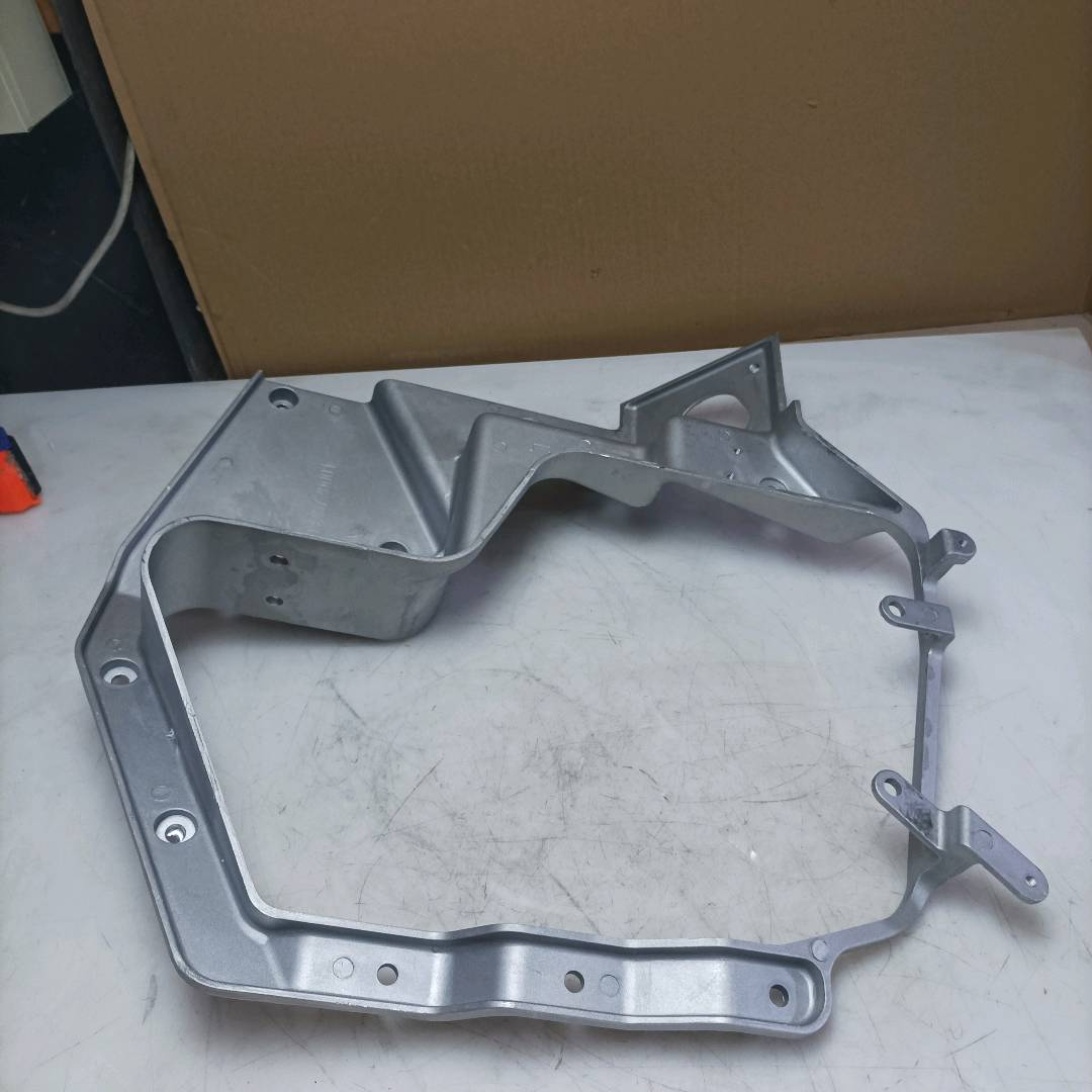 Headlight bracket, left★AZ9925720001