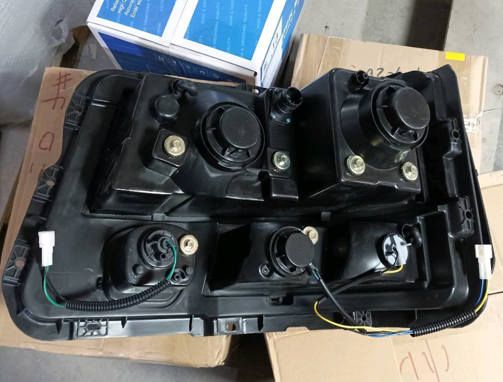 Headlight - Right - Delong F3000★DZ93189723020