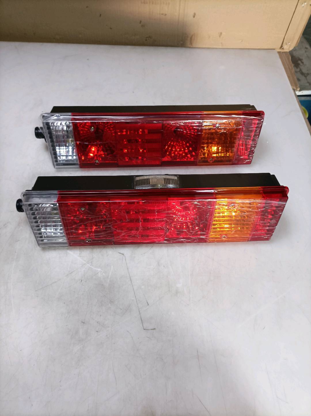 Taillight - Right - Delong-★81.25225.6465