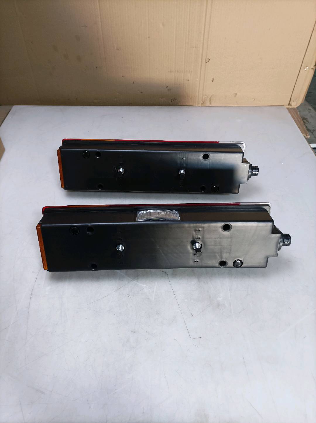 Taillight - Right - Delong-★81.25225.6465