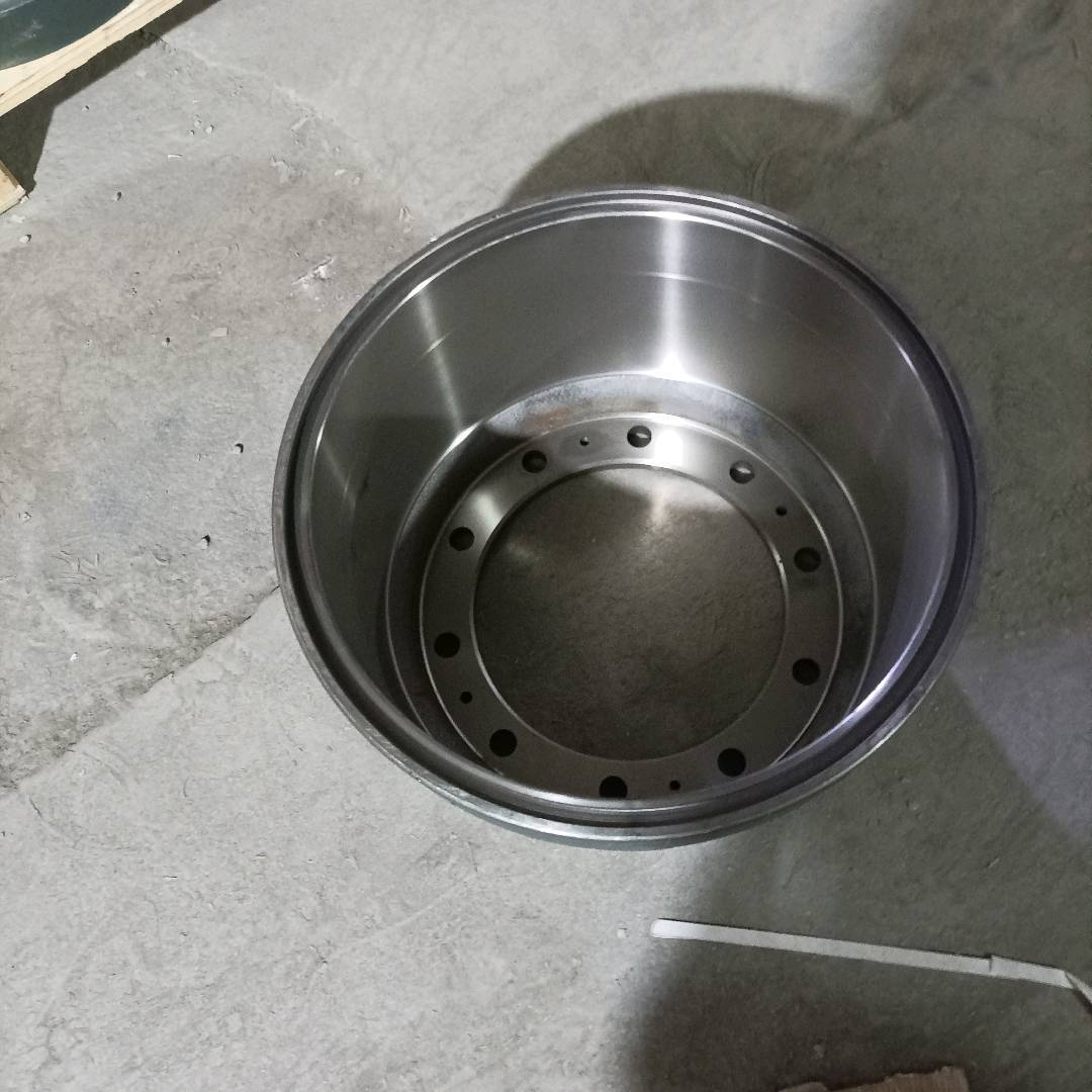Rear brake drum★WG9231342006