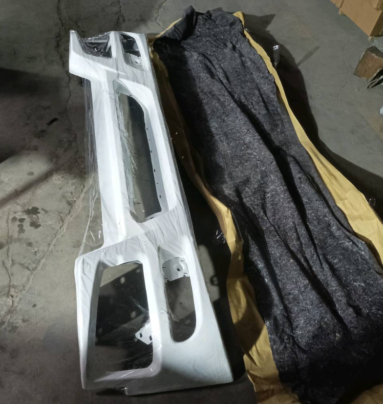 10 HOWO bumper with topcoat★★WG1642242101