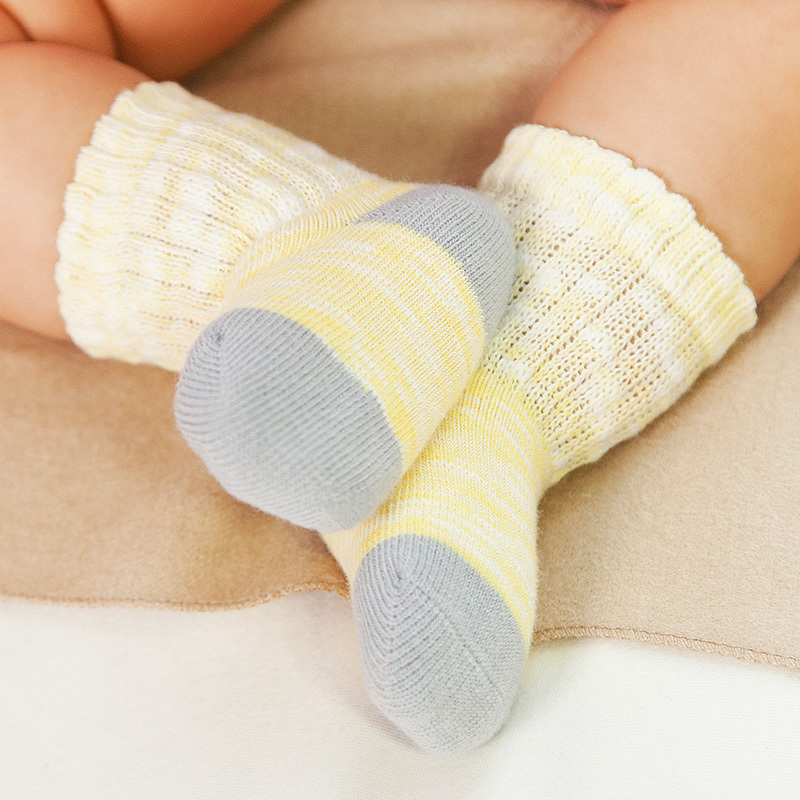 Baby socks in slub yarn for spring and autumn
