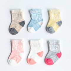 Baby socks in slub yarn for spring and autumn