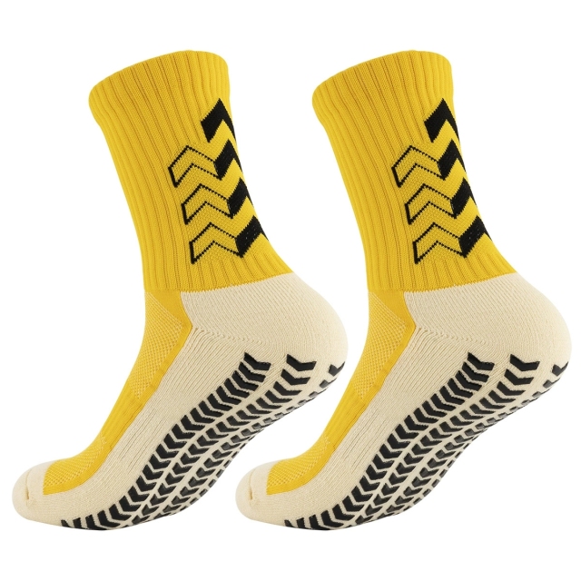 Non-slip dotted athletic socks