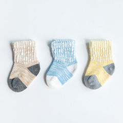 Baby socks in slub yarn for spring and autumn
