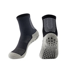 2025 Custom  Anti-slip Indoor Anti Slip Terry Fitness Socks Women's Cotton Private Logo Grip  Crew  Socks