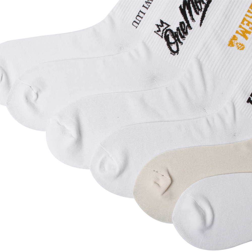 Cotton Autumn and Winter Personality Crew Socks Wicking Sweat Breathable Socks Charming Love Strawberry Women Summer Winter