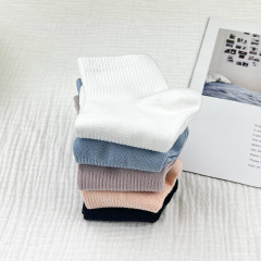 Crew Socks Wicking Sweat Breathable Socks Charming Love Strawberry Women Summer Winter