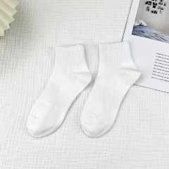 Crew Socks Wicking Sweat Breathable Socks Charming Love Strawberry Women Summer Winter