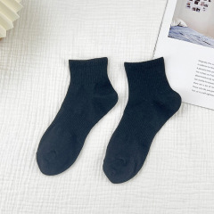 Crew Socks Wicking Sweat Breathable Socks Charming Love Strawberry Women Summer Winter