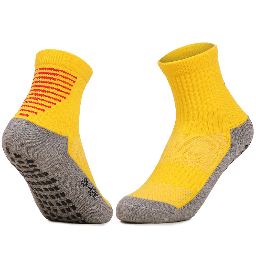 Arrival Wholesale Indoor Terry Skate Yoga Socks Mid Calf Cotton Grip Anti Slip Pilates Socks for Unisex