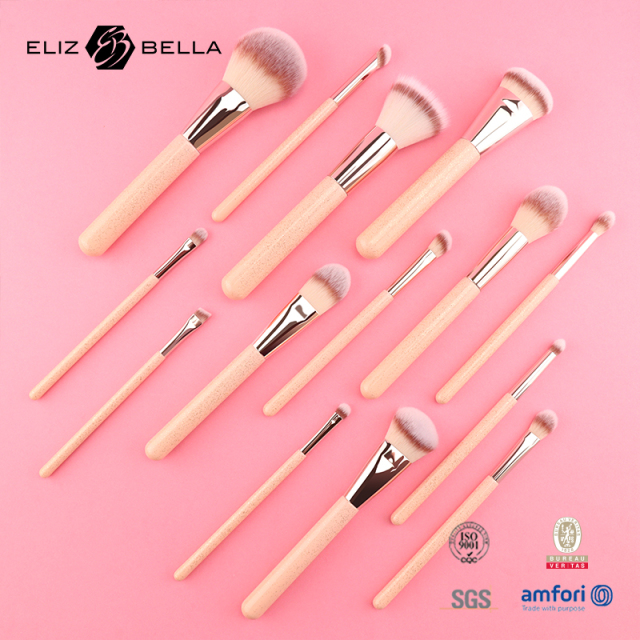 Kinlly Luxury Rose Gold Makeup Brush Set – Elegant Design with Ultra-Soft Fibers,Professional Quality Cosmetic Brush Set