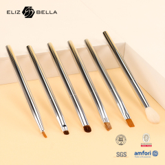 On-the-Go Makeup Brush Kit – Lightweight & Space-Saving for Frequent Travelers