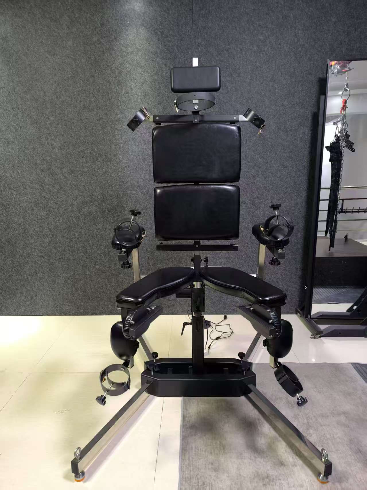 Simple electric chair
