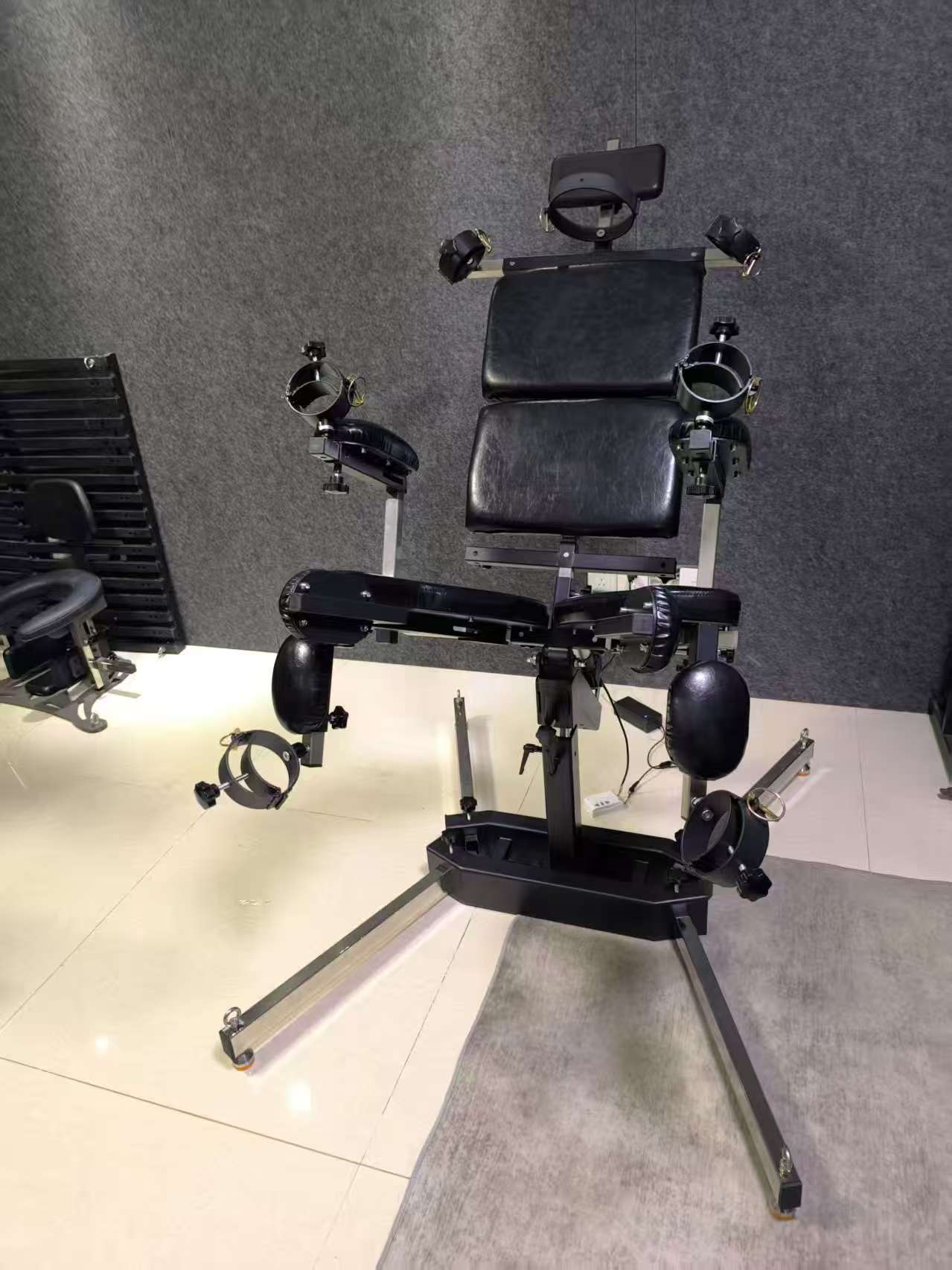 Simple electric chair