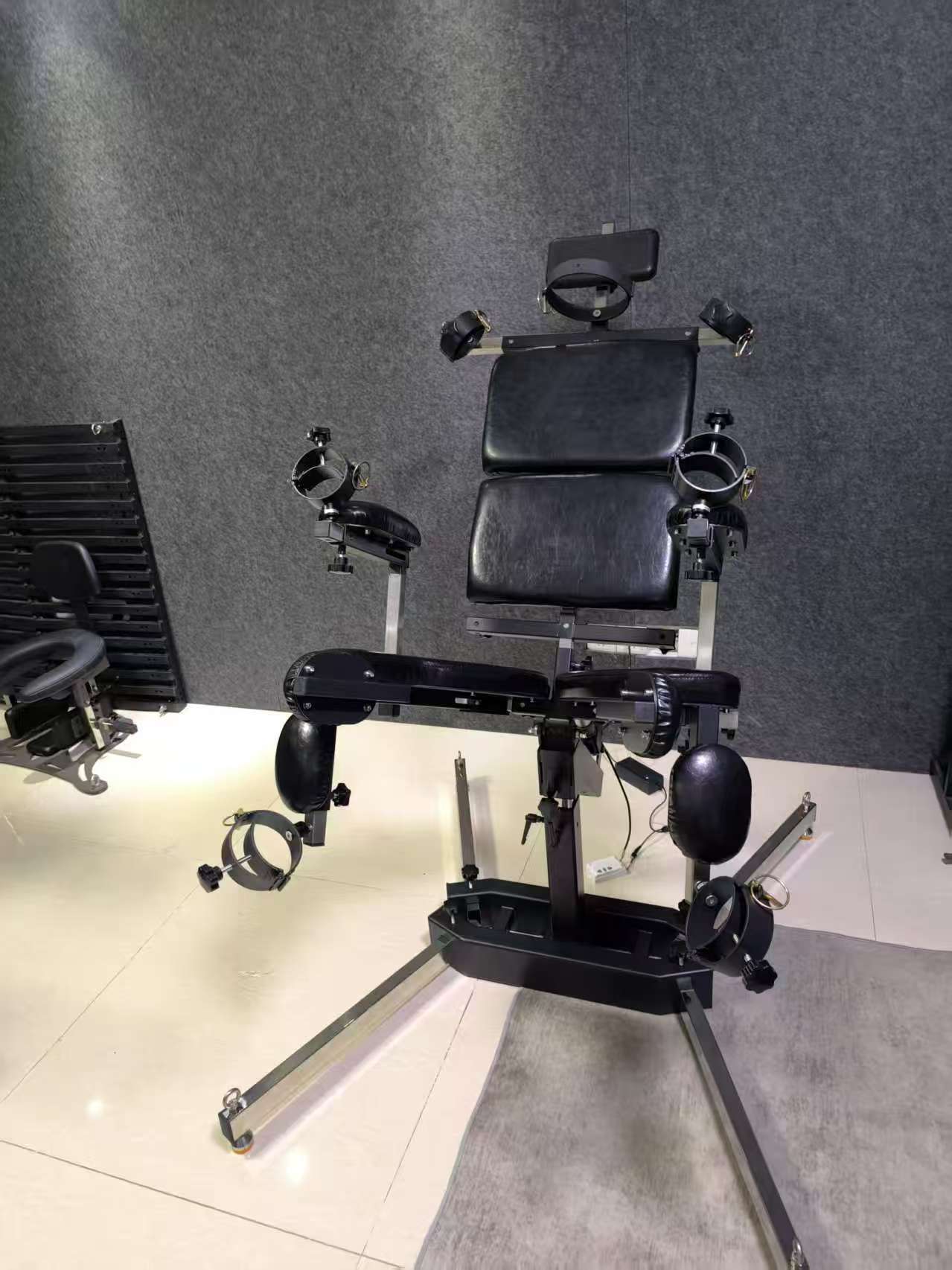 Simple electric chair