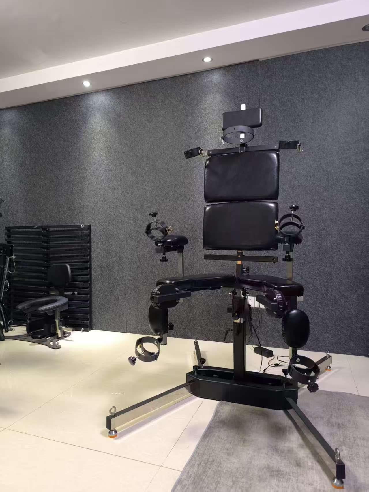 Simple electric chair