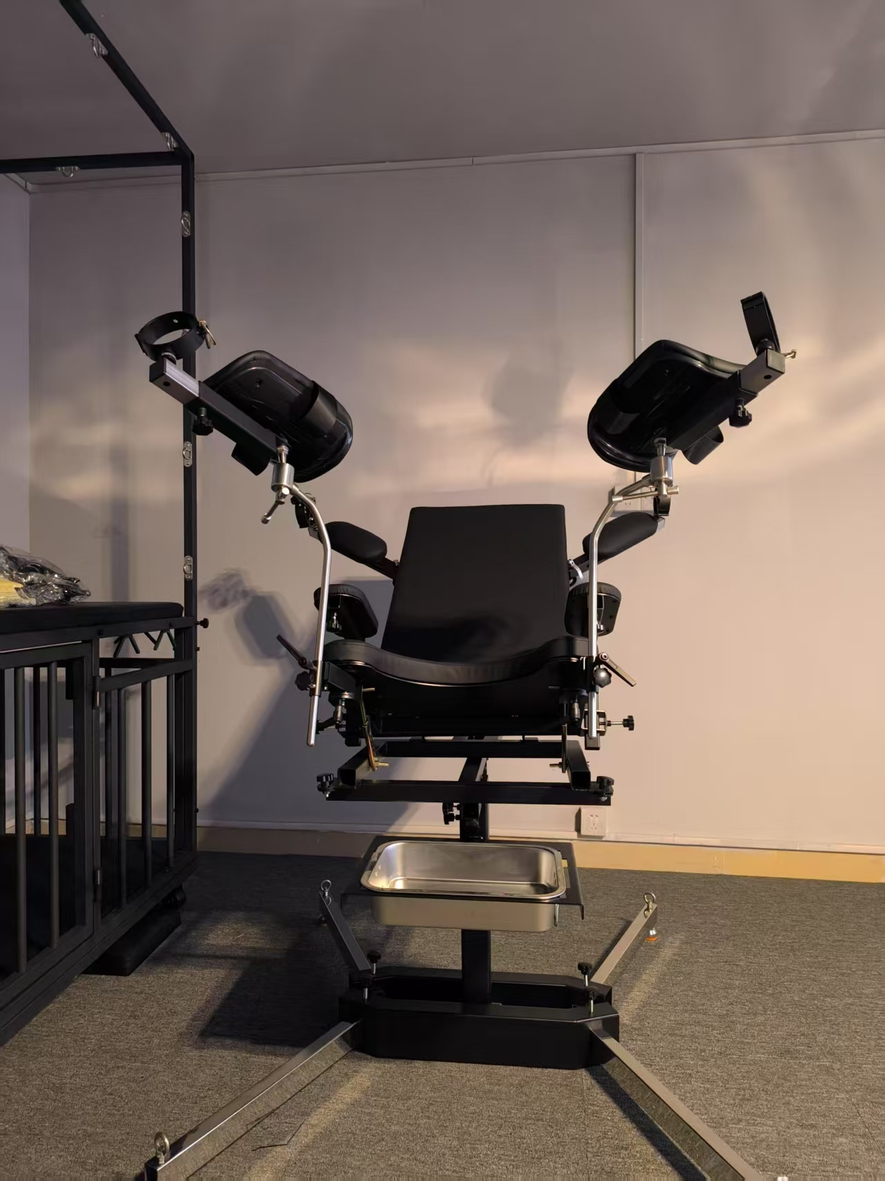 Basic style chair