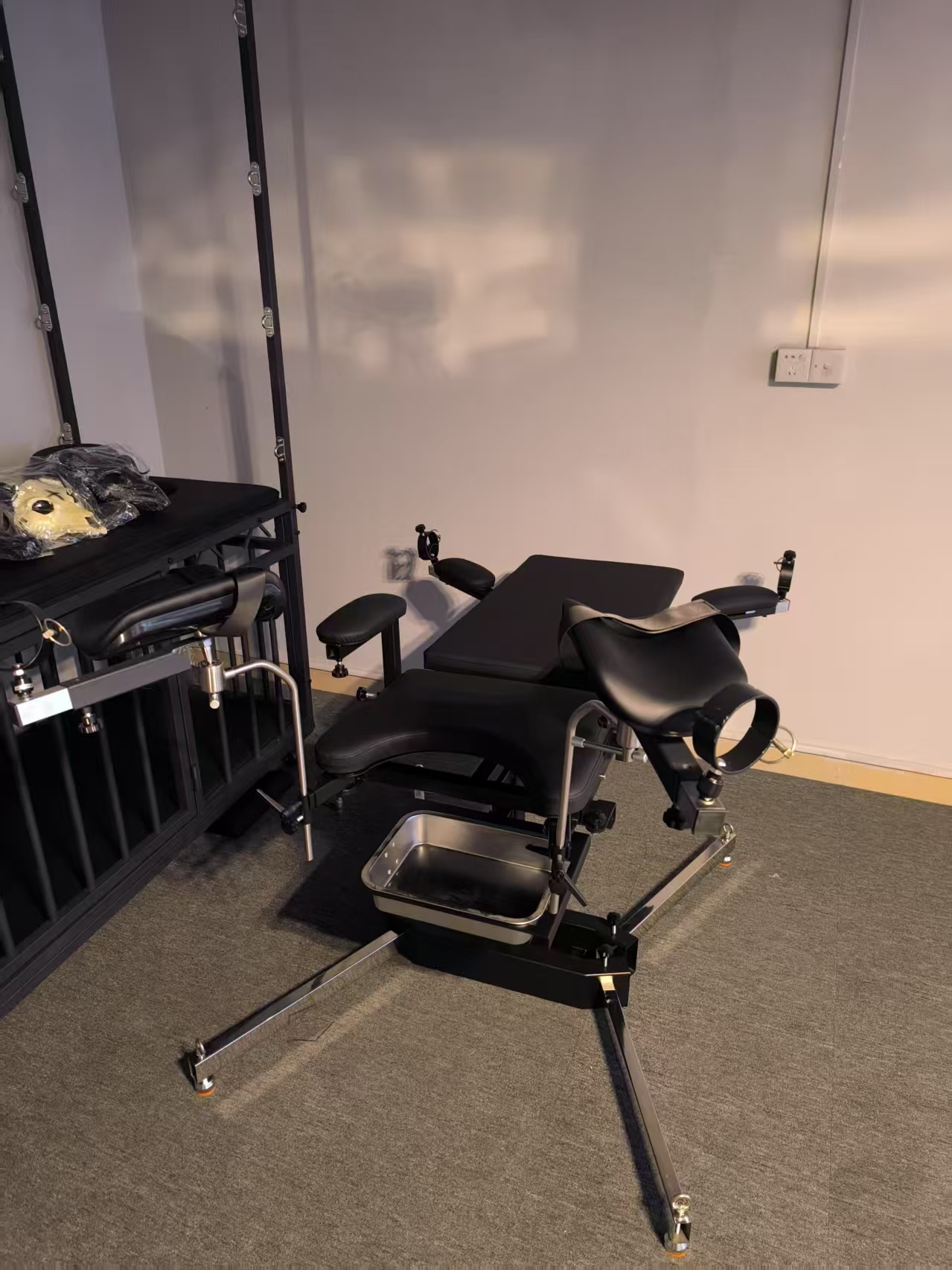 Basic style chair