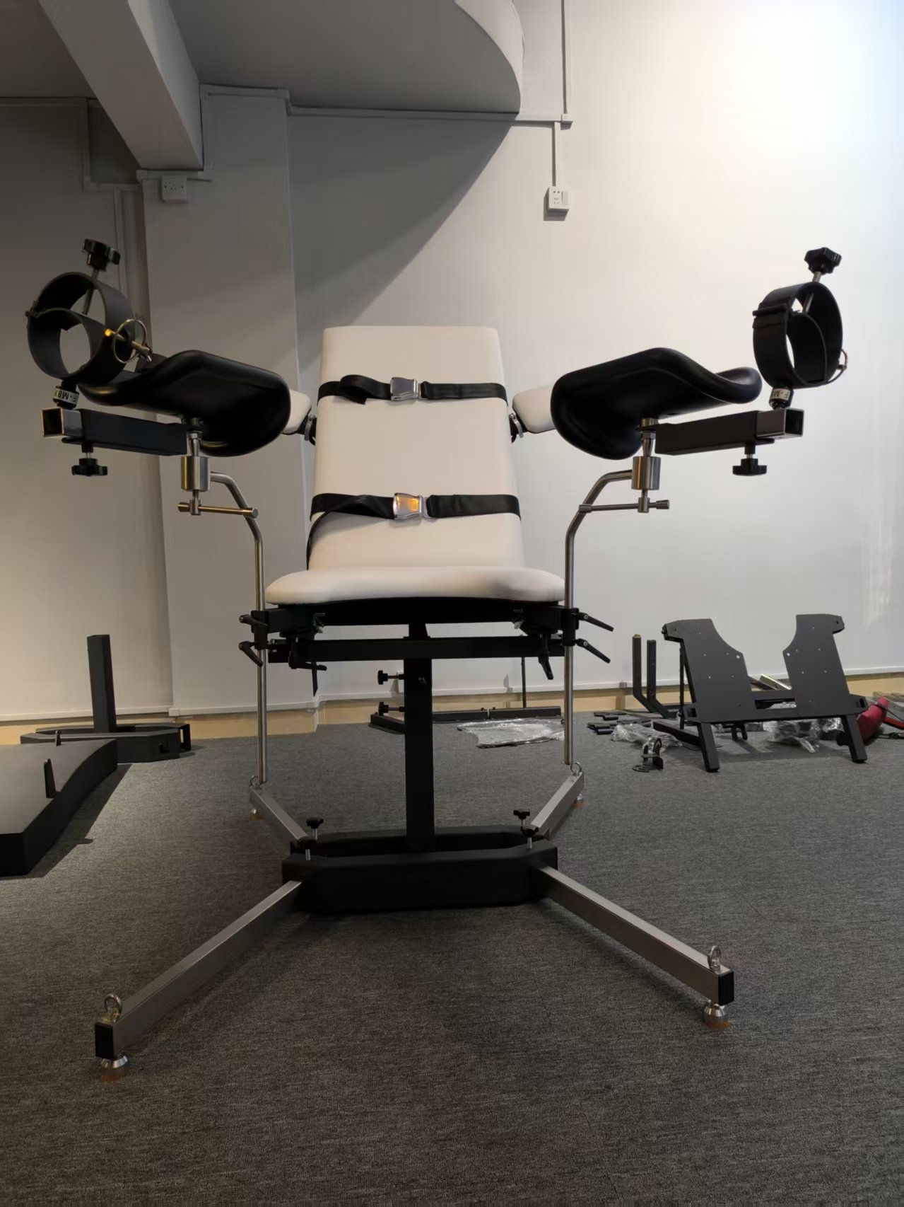 Basic style chair