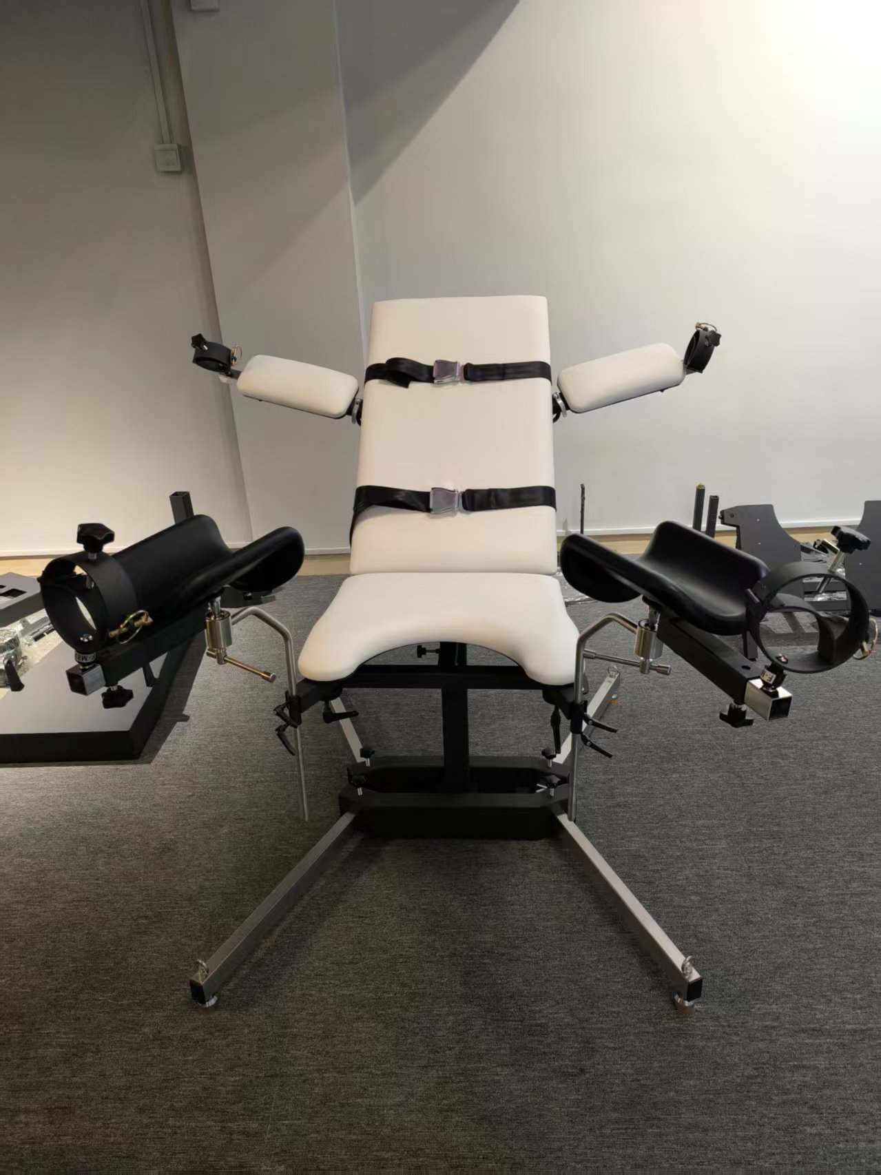 Basic style chair