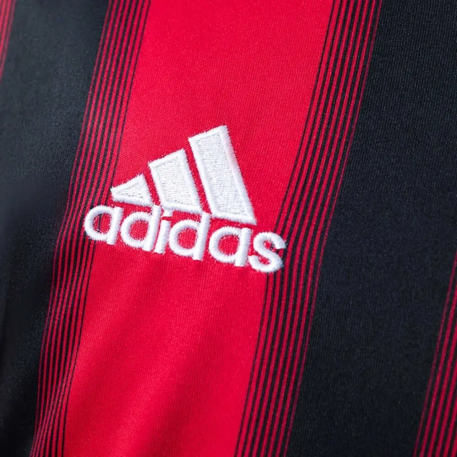 Retro AC Milan 04/05 Home Jersey