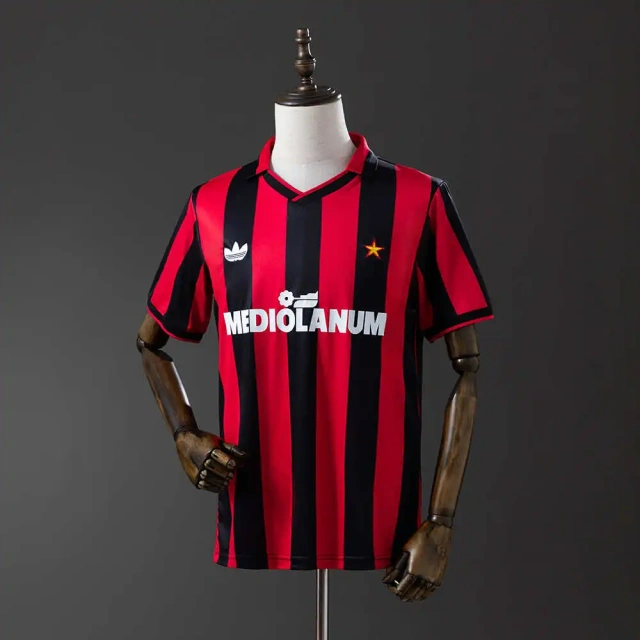 Retro AC Milan 16/17 Home Jersey