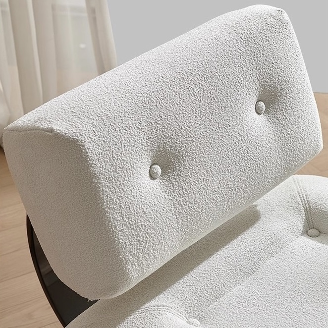 Collision between Alien Metal Frame and Lamb Fleece: Analysis of Modern Leisure Chair Design