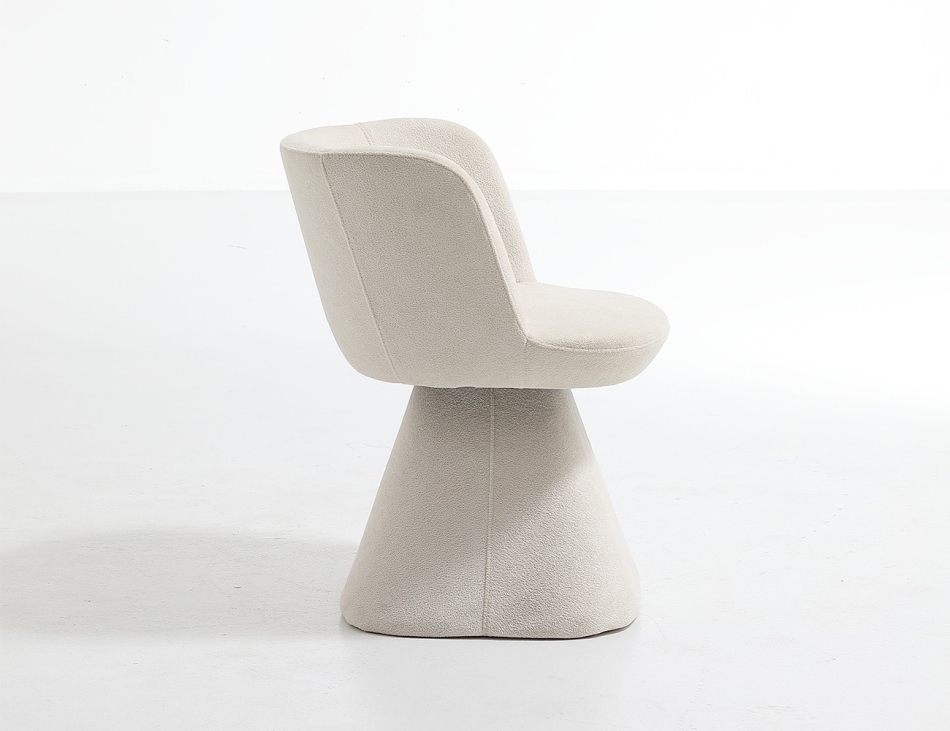 Fabric dining chairs: a gentle decoration in restaurants