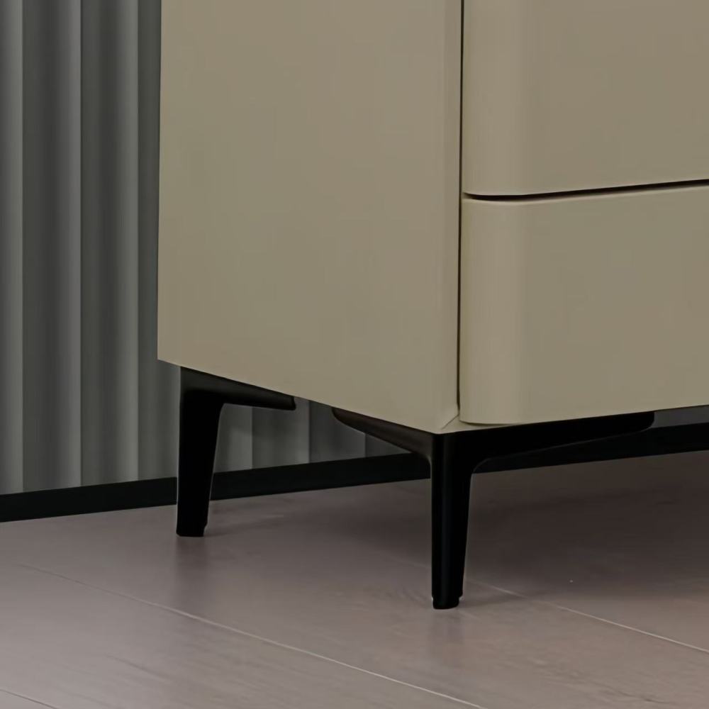Soft leather bedside table: a bedroom accessory that combines touch and aesthetics