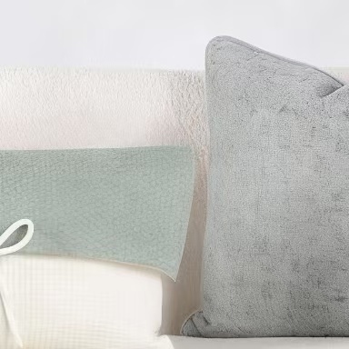 Collection of Light Green Sofa Pillows: Aesthetic Details from Texture to Decoration