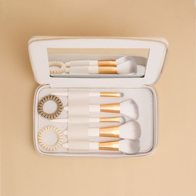 Travel Case Brush Bag Recycled PVB - COC002