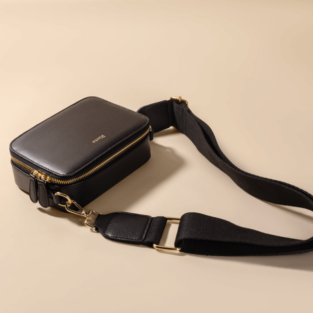 CBD002 - Apple Leather - Crossbody Bag
