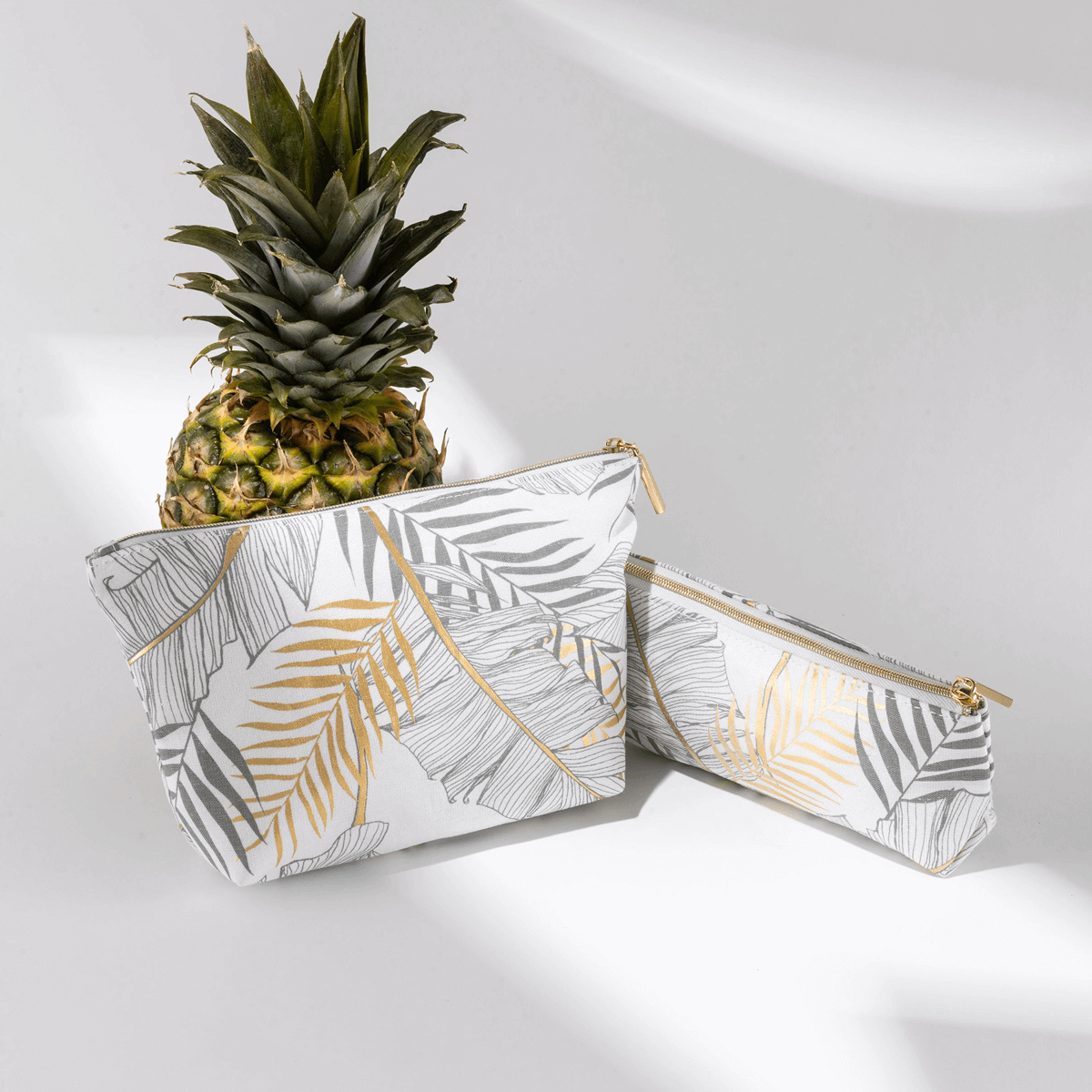 Cosmetic bags made from pineapple fiber
