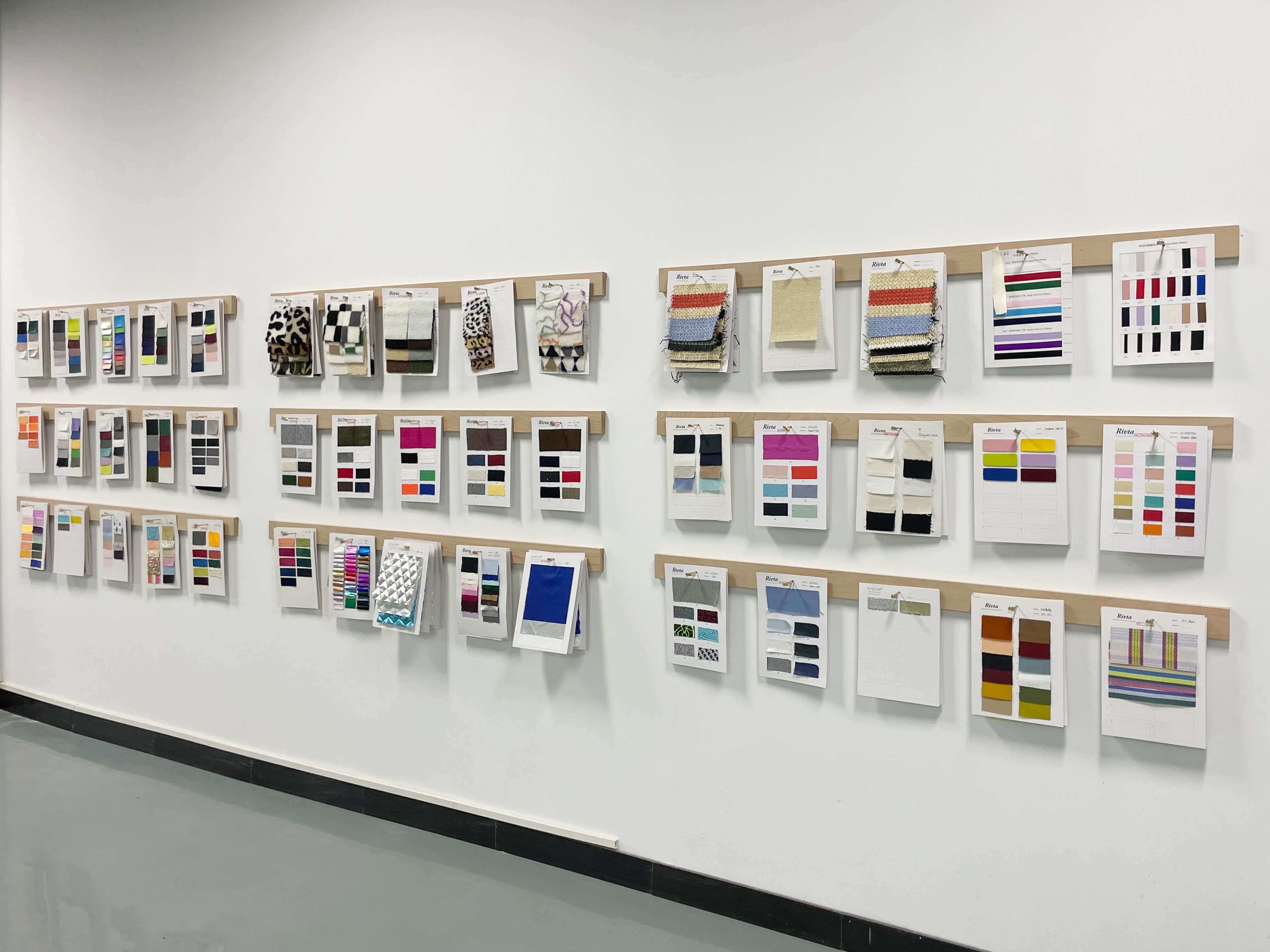 Material technology library for recycled makeup bag sourcing