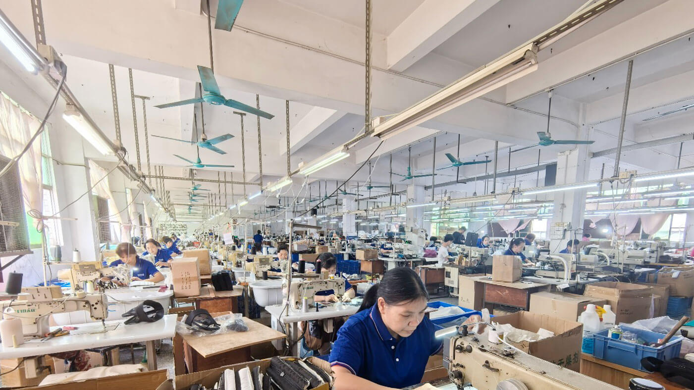 Cosmetic bags factory and sourcing decision context.