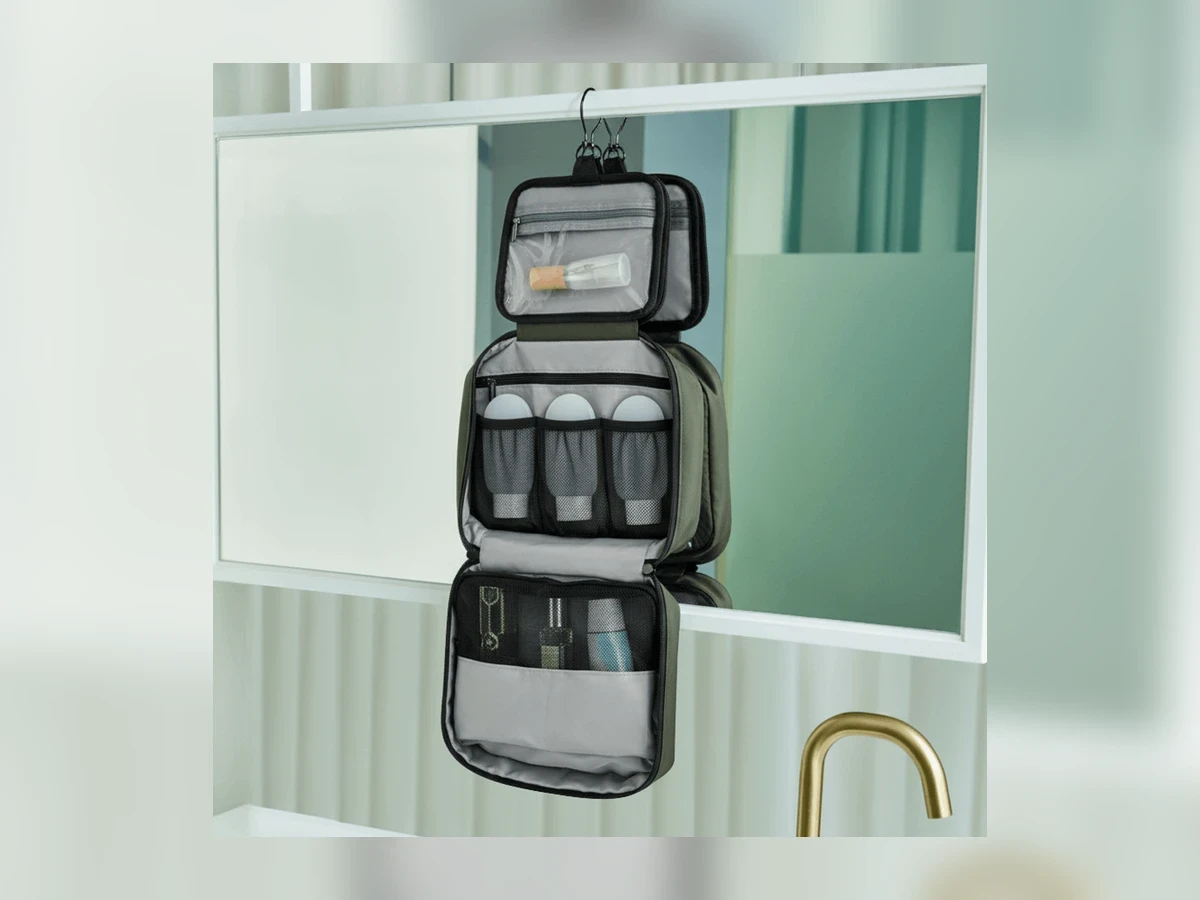Hanging toiletry bag sample review for custom travel bag buyers