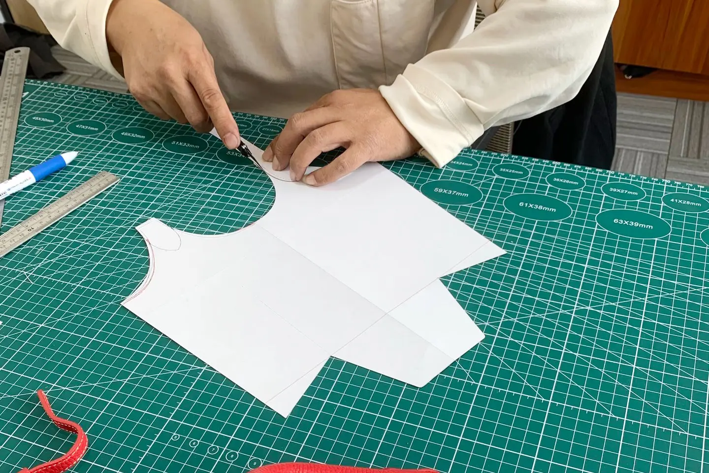 Cosmetic bag cutting and sample preparation at Rivta Dongguan factory