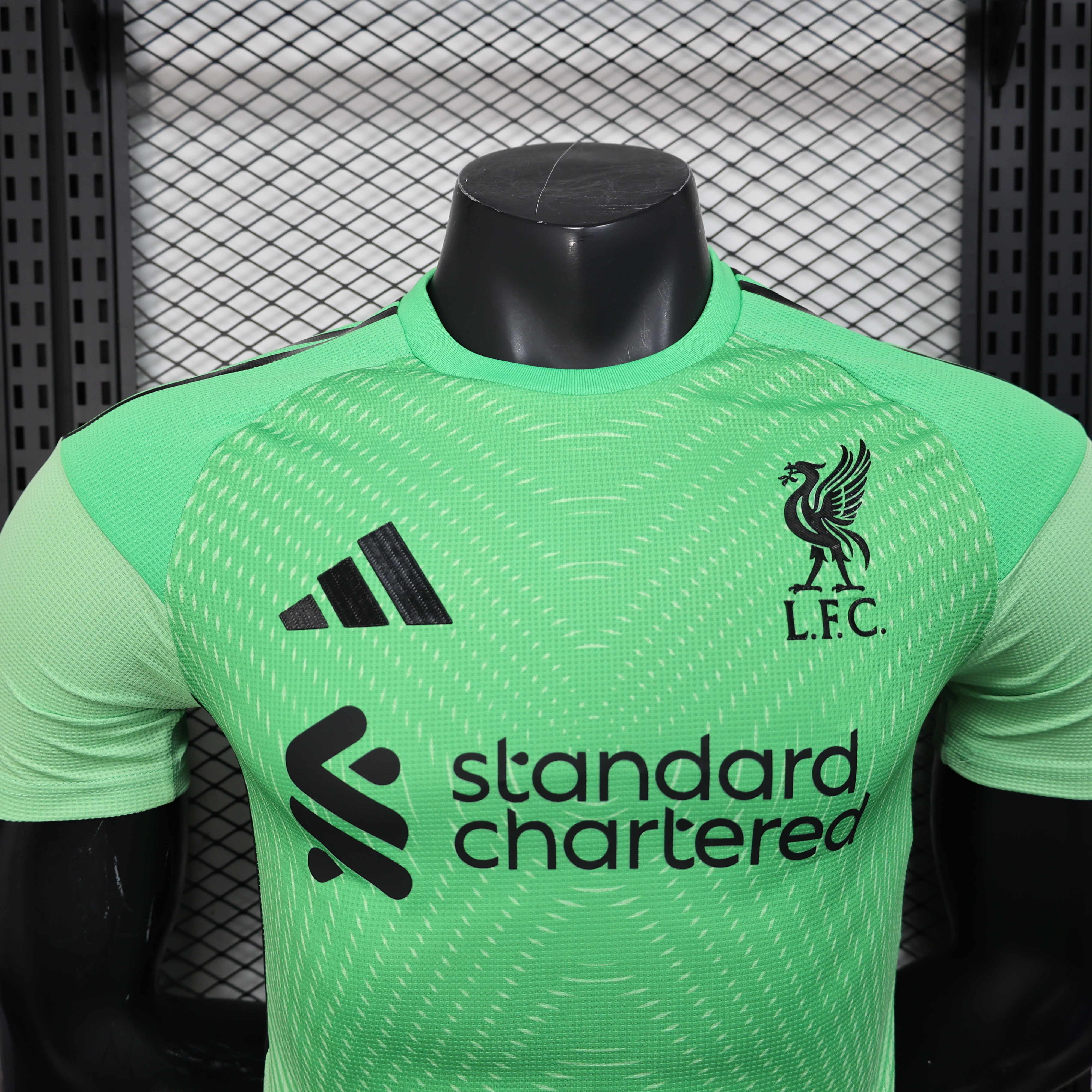 25-26 Liverpool Goalkeeper Green Soccer Jersey Player Version