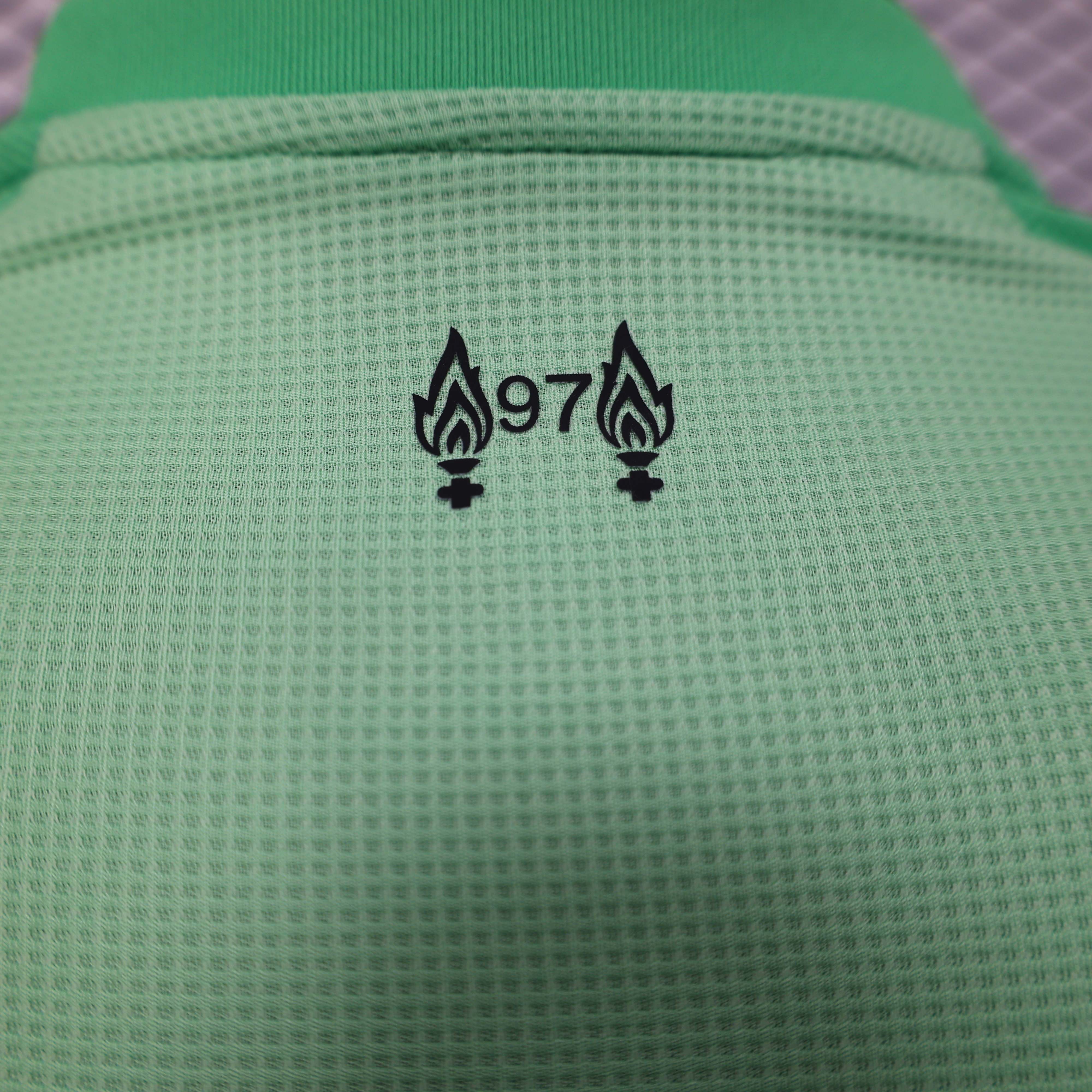 25-26 Liverpool Goalkeeper Green Soccer Jersey Player Version