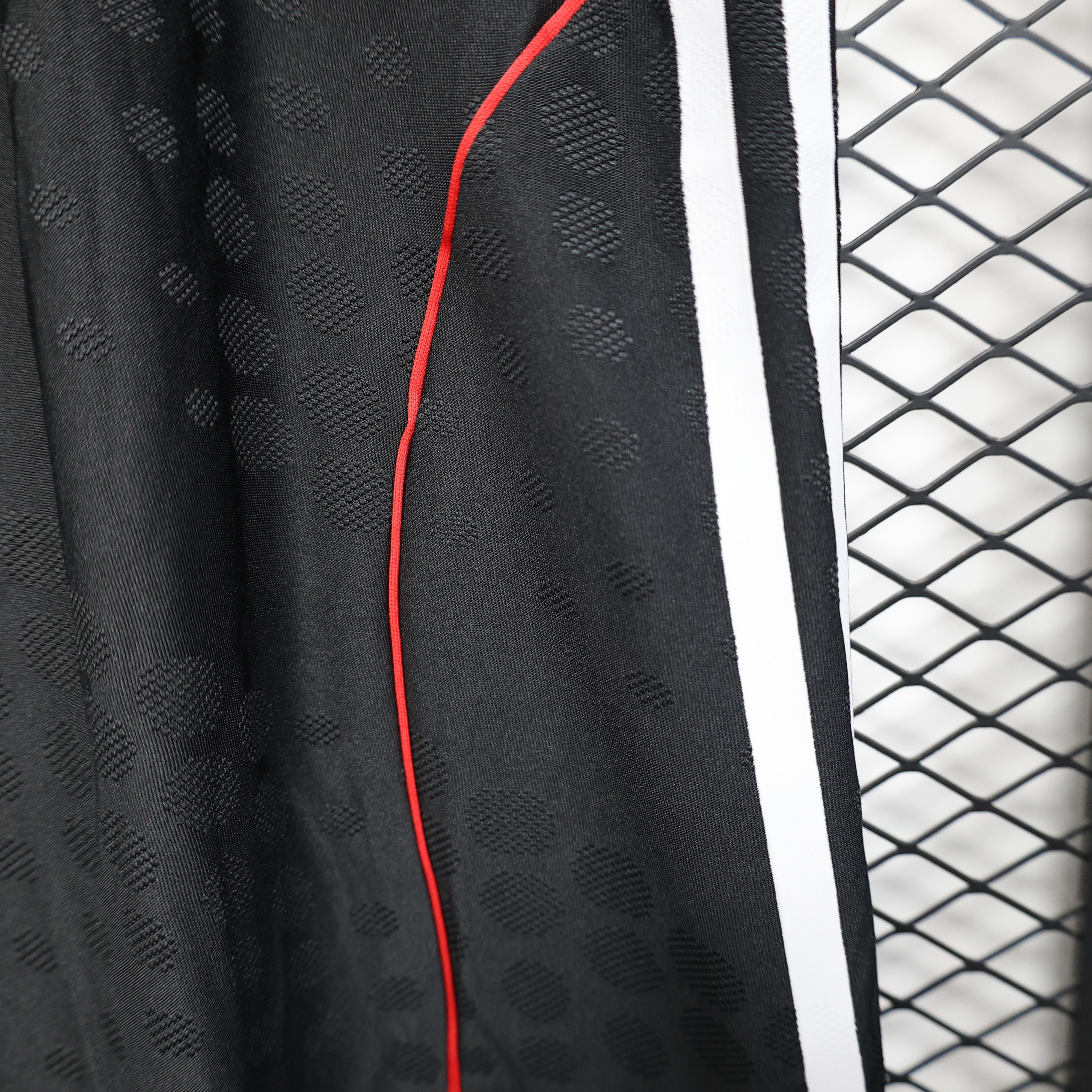 25-26 Liverpool Home Soccer Shorts Player Version