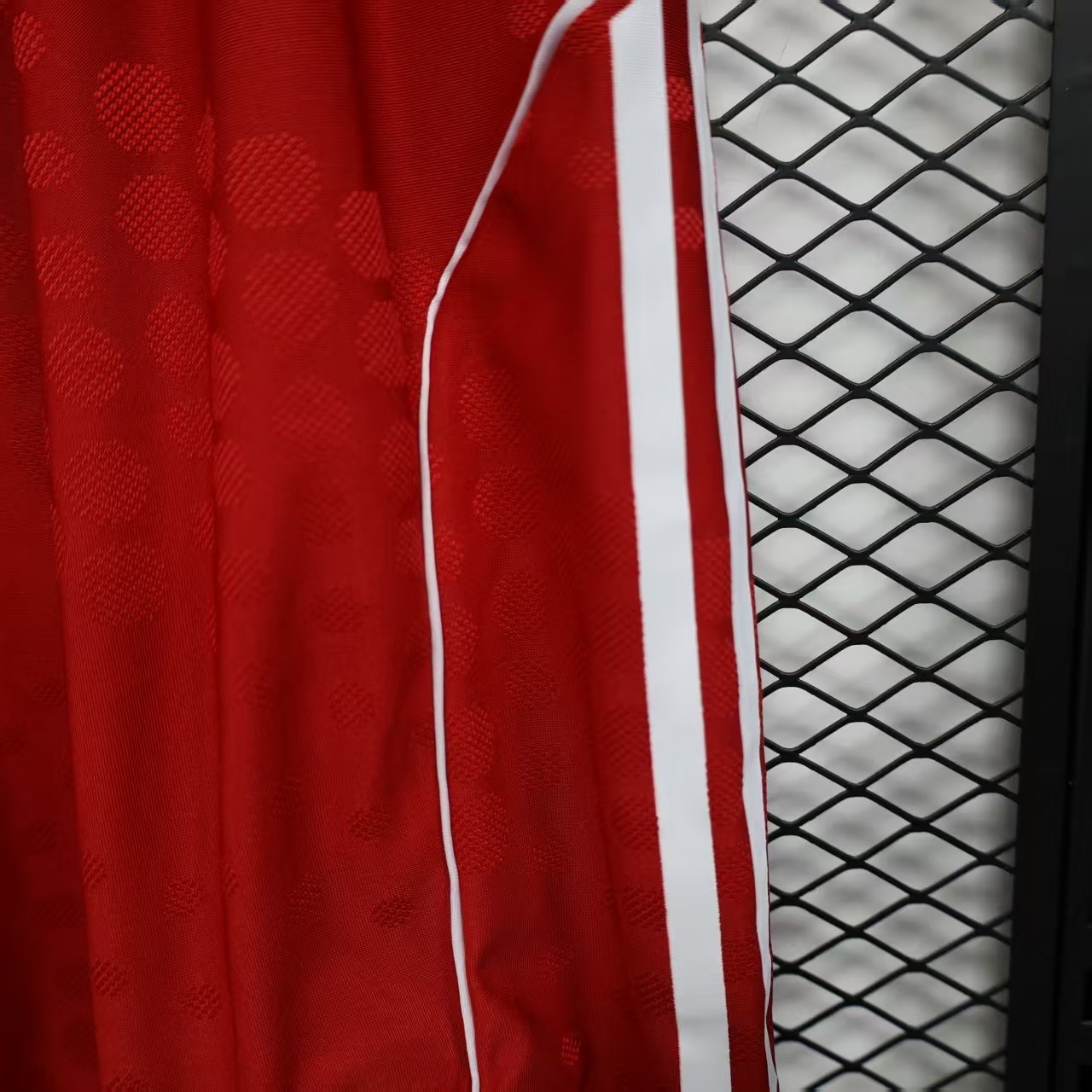 25-26 Liverpool Home Soccer Shorts Player Version