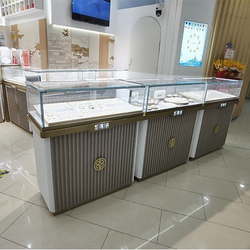 Jewelry display case