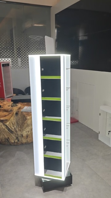 Rotating display cabinet