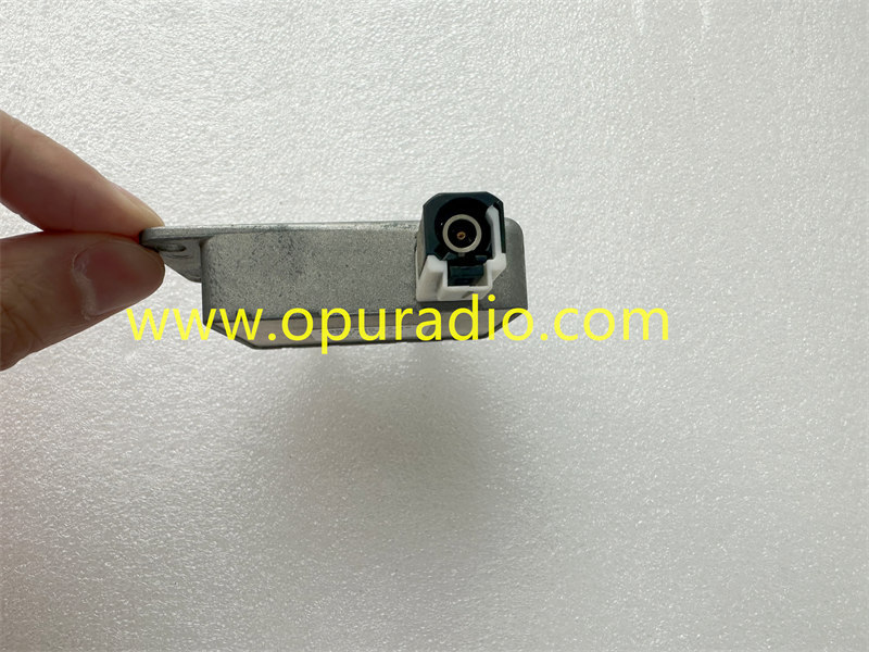 MERCEDES-BENZ A W176 ANTENNA SPLITTER AM FM A4638203789 CLA C117 X156 W176